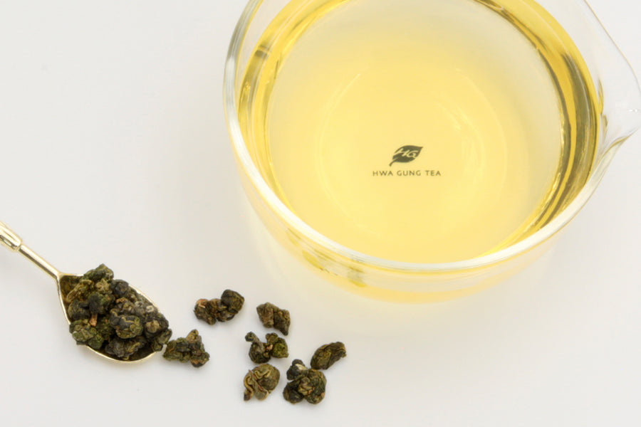 Hwa Gung Tea HGT Legends Series AliShan Alpine Jin-Xuan Tea tea soup and ball shaped loose tea leaves